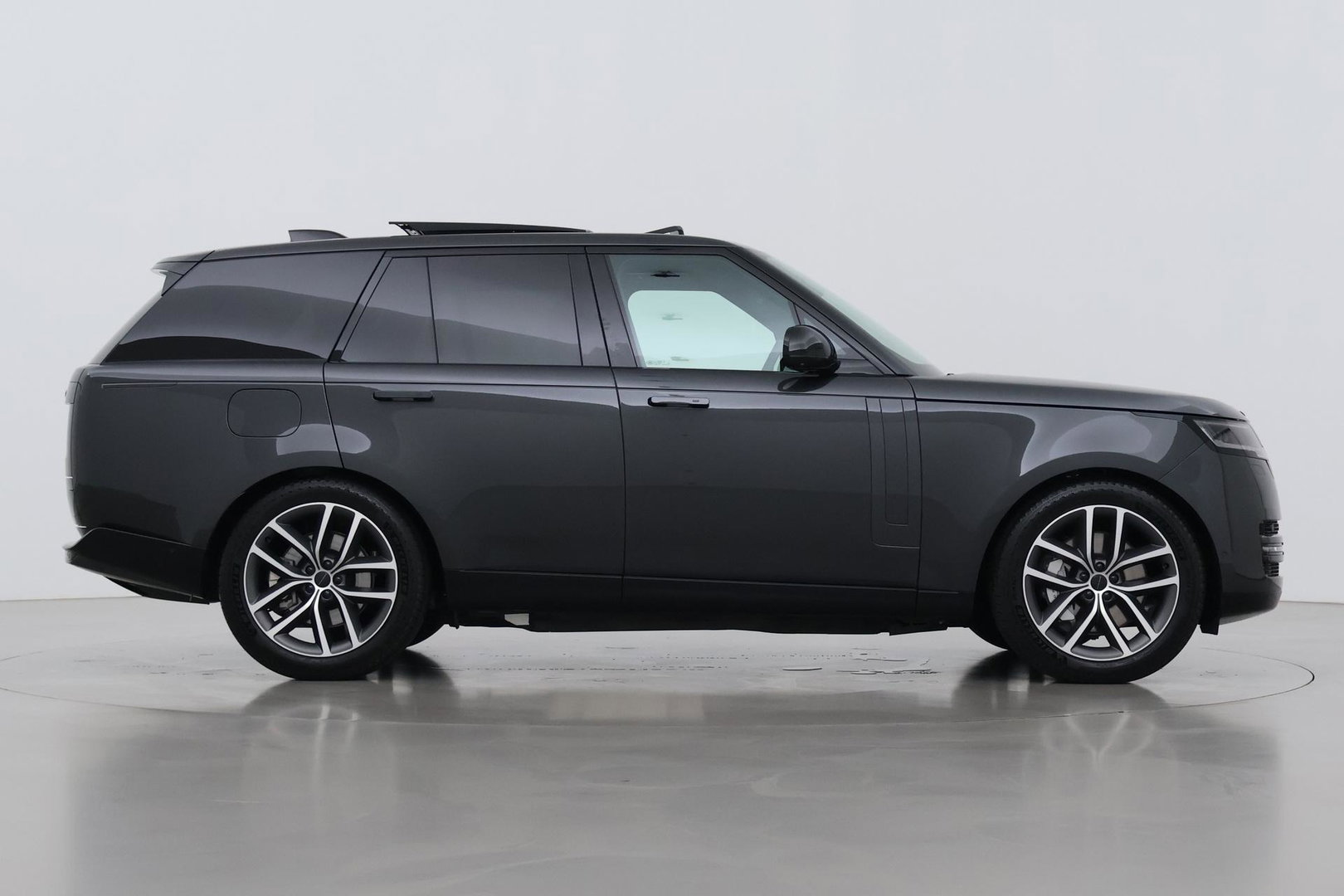 Land Rover Range Rover 3.0 P550e HSE | Meridian 3D | Shadow Exterior Pack | Massage | 360° Camera | 4-Wielbesturing | 22 Inch