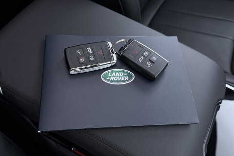 Land Rover Range Rover 3.0 P550e Autobiography | 23 Inch | Meridian Signature | Shadow Exterior Pack | Panoramadak | Towing Pack