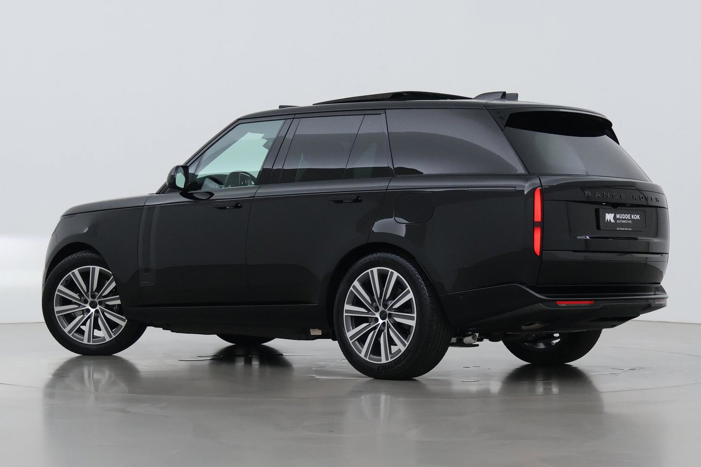 Land Rover Range Rover 3.0 P550e Autobiography | 23 Inch | Meridian Signature | Shadow Exterior Pack | Panoramadak | Towing Pack