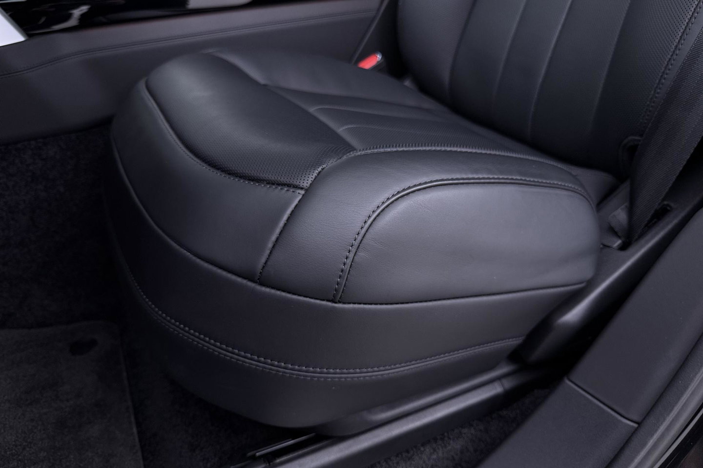 Land Rover Range Rover 3.0 P550e Autobiography | 23 Inch | Meridian Signature | Shadow Exterior Pack | Panoramadak | Towing Pack