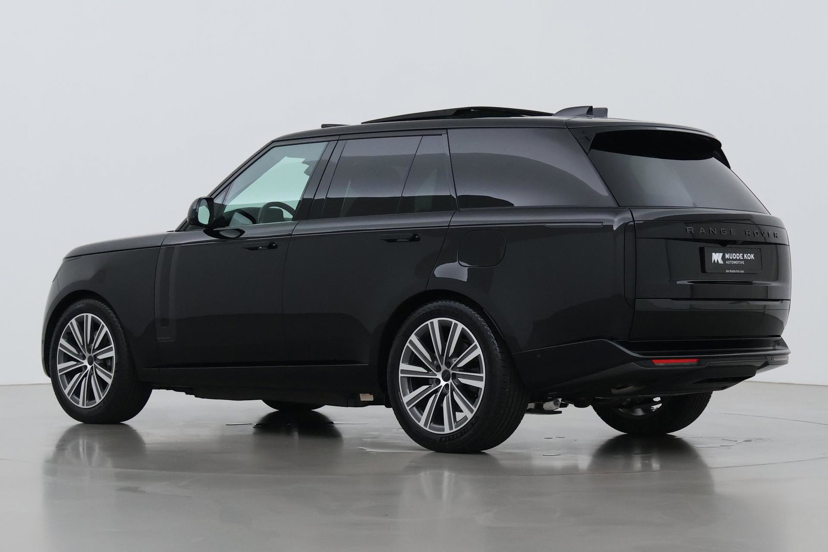 Land Rover Range Rover 3.0 P550e Autobiography | 23 Inch | Meridian Signature | Shadow Exterior Pack | Panoramadak | Towing Pack