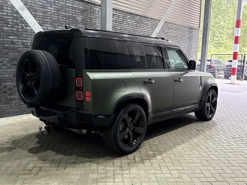 Land Rover Defender 110 P300e X-Dynamic HSE | SATIN | Luchtvering | Panoramadak | Trekhaak | 360° Camera | Meridian Surround | Stoelventilatie | 22 Inch