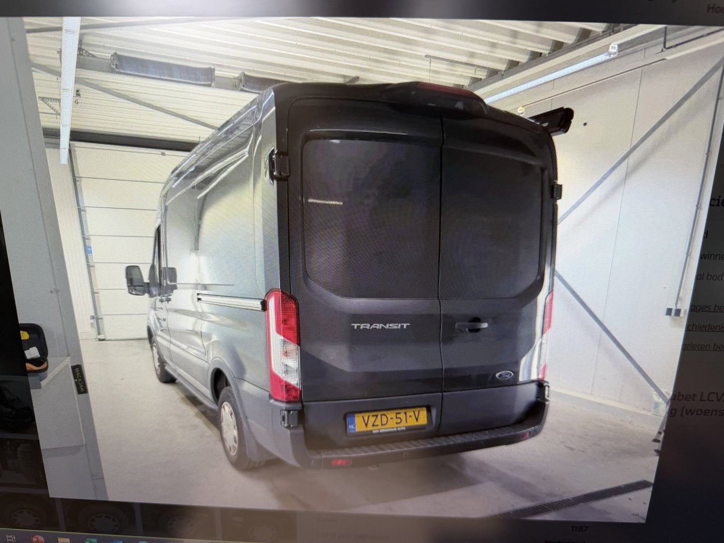 Ford Transit 290 2.0 TDCI L2H2 Trend / vaste prijs rijklaar € 25.950 ex btw / lease vanaf € 424 / euro 6 / bpm vrij / ingerichte laadruimte / onderweg naar ons toe