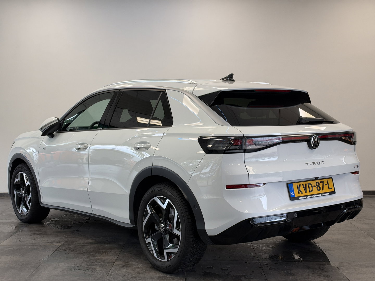 Volkswagen T-Roc 1.5 eTsi R-Line First Edition IQ-light Adaptive-Cruise