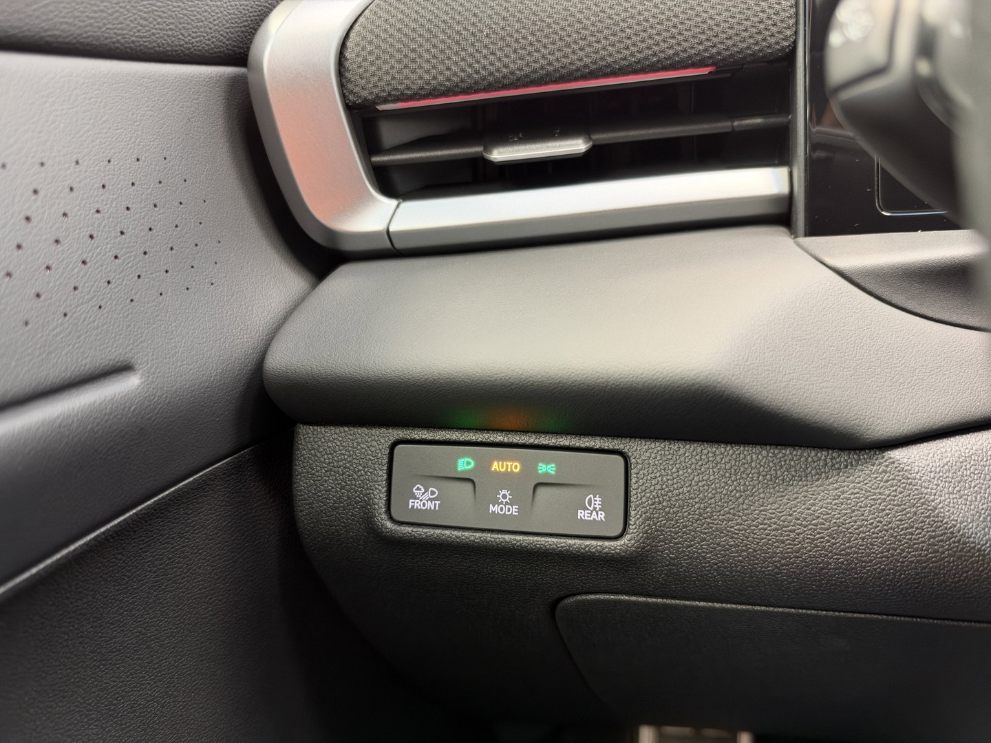 Volkswagen T-Roc 1.5 eTsi R-Line First Edition IQ-light Adaptive-Cruise