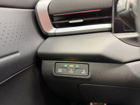 Volkswagen T-Roc 1.5 eTsi R-Line First Edition IQ-light Adaptive-Cruise