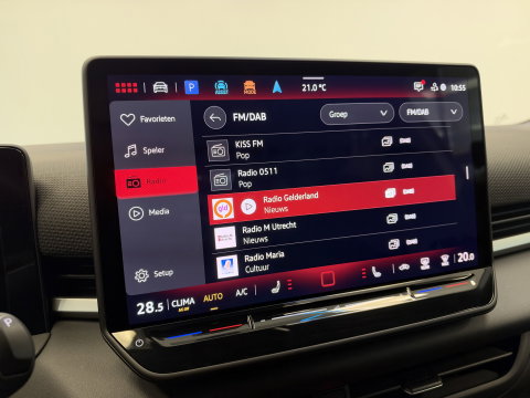 Volkswagen T-Roc 1.5 eTsi R-Line First Edition IQ-light Adaptive-Cruise
