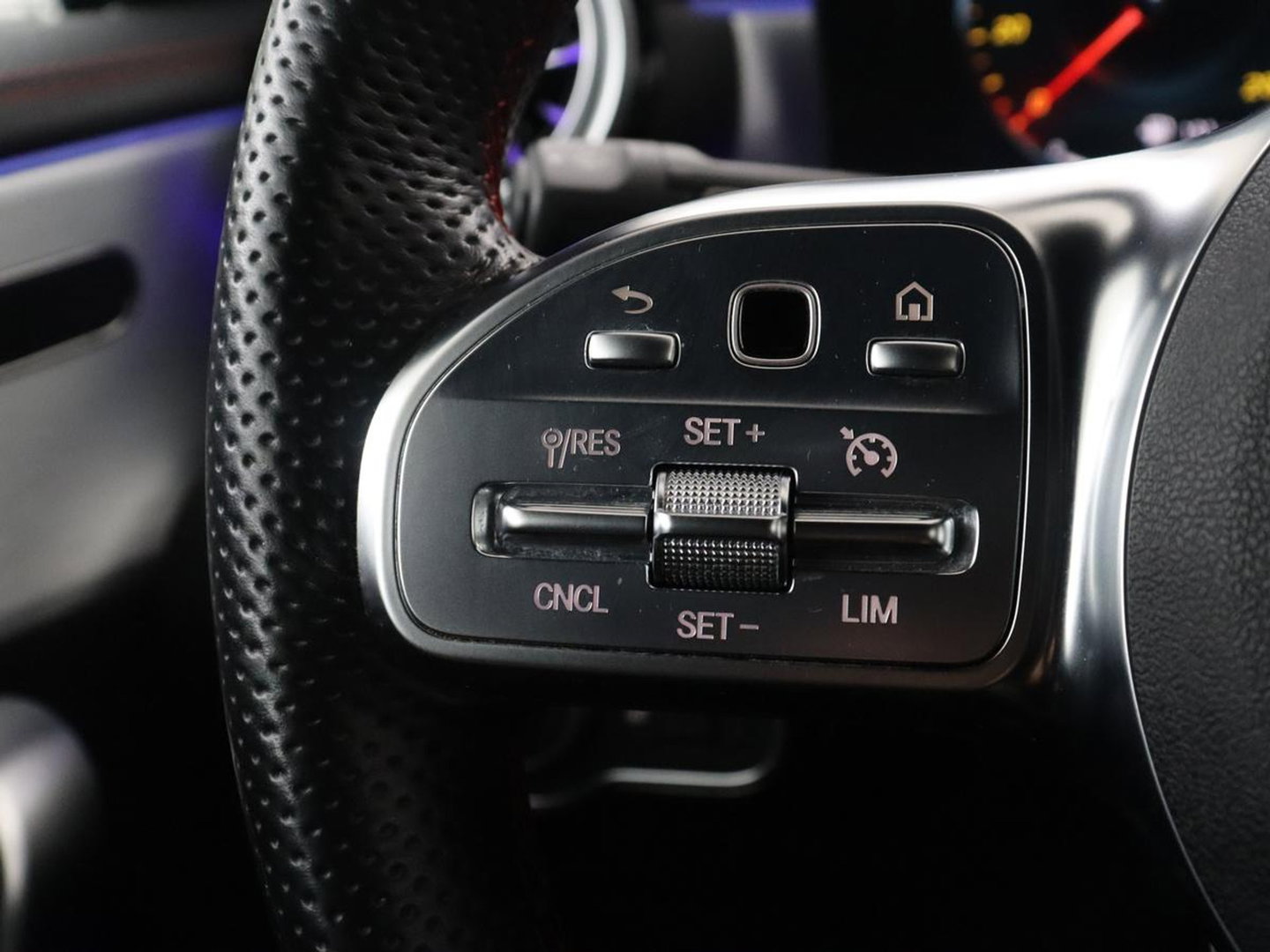 Mercedes-Benz CLA-Klasse Shooting Brake 180 Business Solution AMG