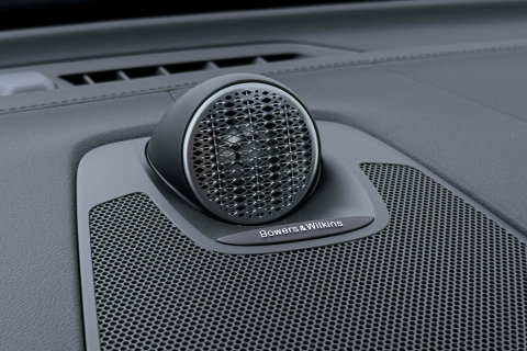 Volvo XC60 T6 Ultra Black Edition | 22 Inch | Bowers&Wilkins | Luchtvering | Trekhaak | 360° Camera | Stoelventilatie | Head-Up