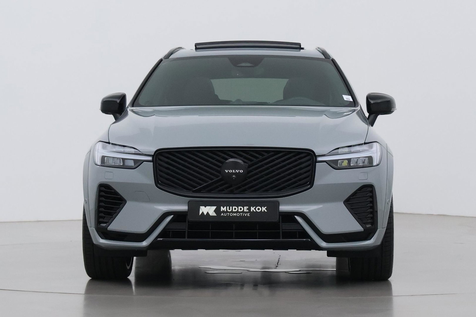 Volvo XC60 T6 Ultra Black Edition | 22 Inch | Bowers&Wilkins | Luchtvering | Trekhaak | 360° Camera | Stoelventilatie | Head-Up
