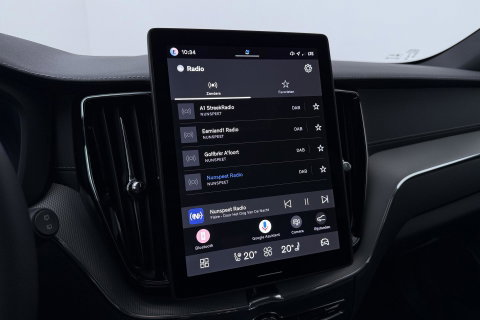 Volvo XC60 T6 Ultra Black Edition | 22 Inch | Bowers&Wilkins | Luchtvering | Trekhaak | 360° Camera | Stoelventilatie | Head-Up