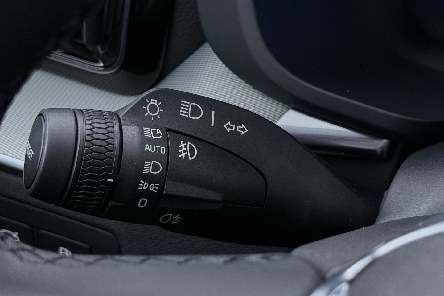 Volvo XC60 T6 Ultra Black Edition | 22 Inch | Bowers&Wilkins | Luchtvering | Trekhaak | 360° Camera | Stoelventilatie | Head-Up