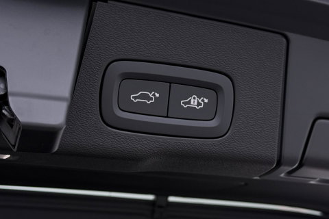 Volvo XC60 T6 Ultra Black Edition | 22 Inch | Bowers&Wilkins | Luchtvering | Trekhaak | 360° Camera | Stoelventilatie | Head-Up