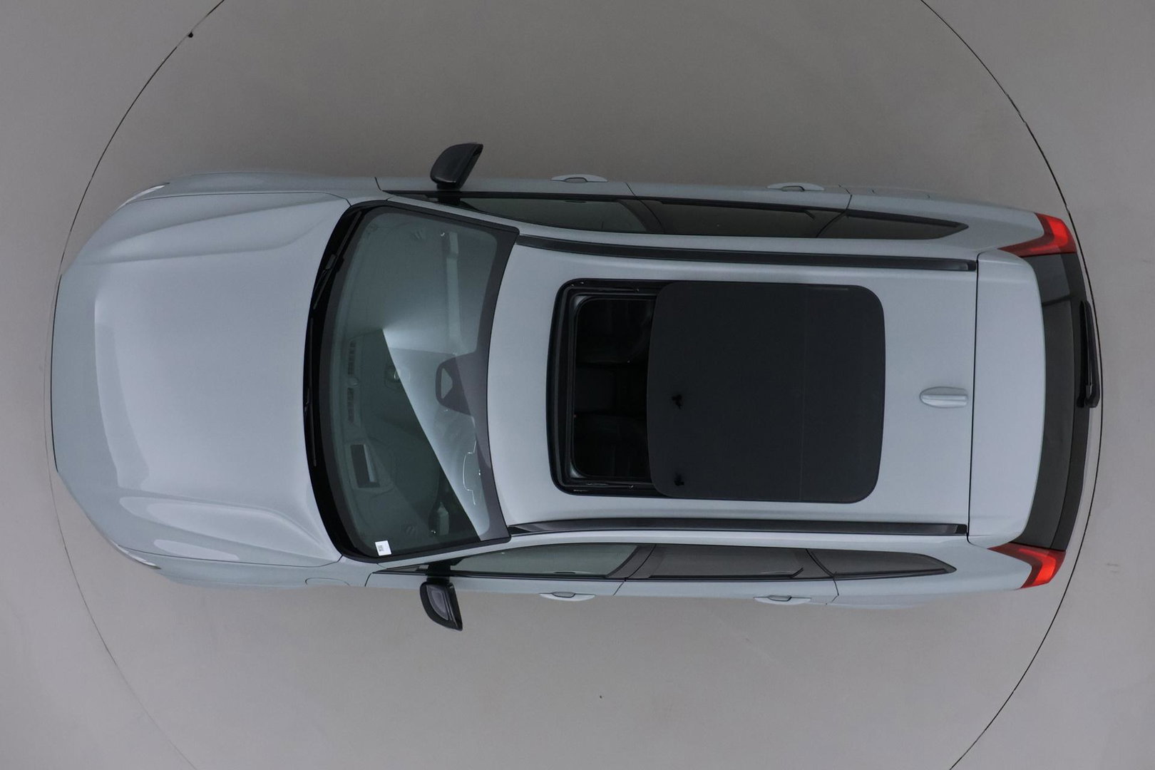 Volvo XC60 T6 Ultra Black Edition | 22 Inch | Bowers&Wilkins | Luchtvering | Trekhaak | 360° Camera | Stoelventilatie | Head-Up