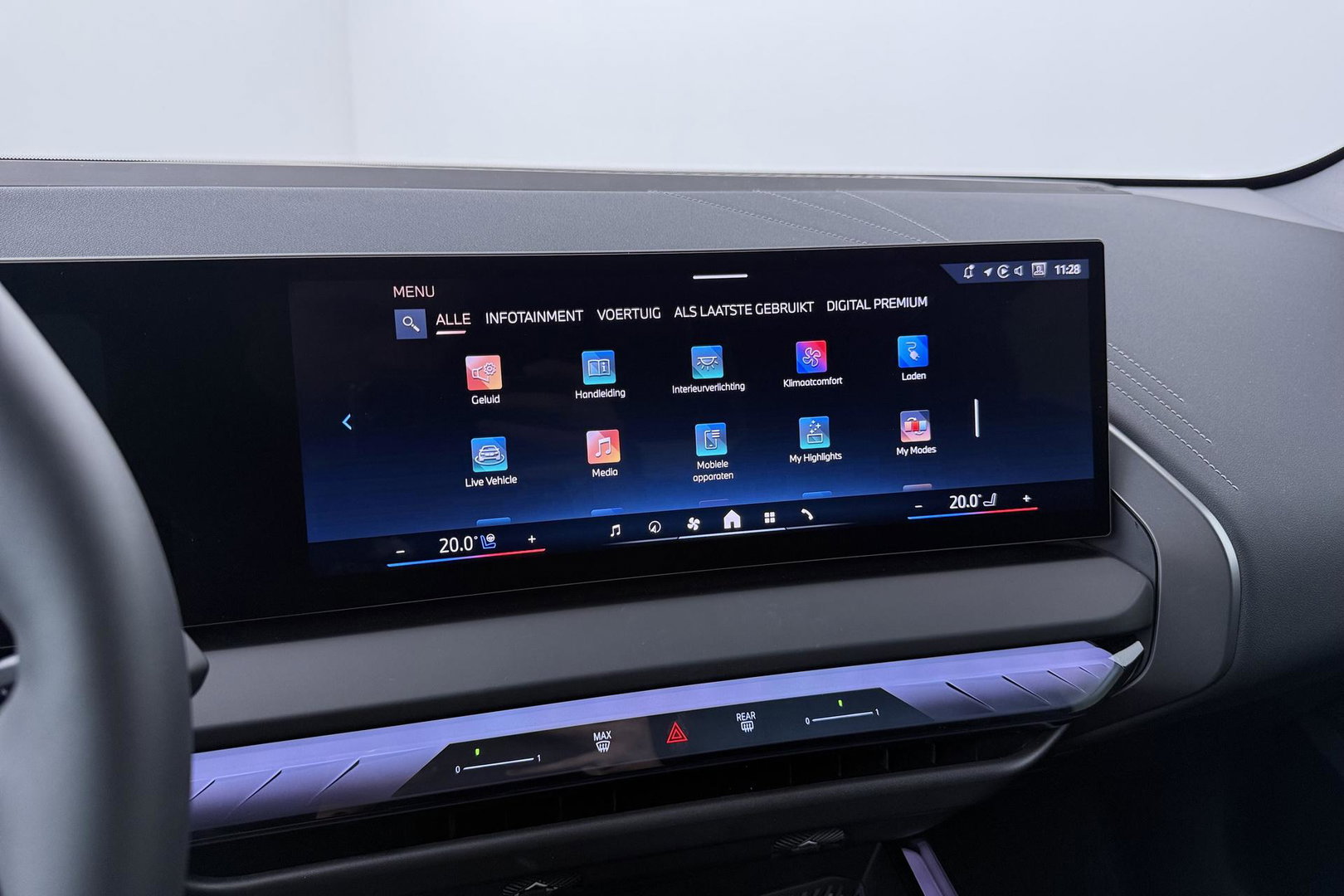BMW X3 30e xDrive | Harman/Kardon | Stoelventilatie | 360° Camera | Trekhaak | Adaptief onderstel | BLIS | Head-Up | Keyless