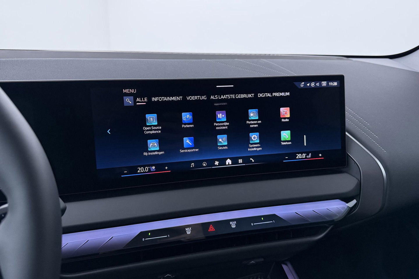 BMW X3 30e xDrive | Harman/Kardon | Stoelventilatie | 360° Camera | Trekhaak | Adaptief onderstel | BLIS | Head-Up | Keyless