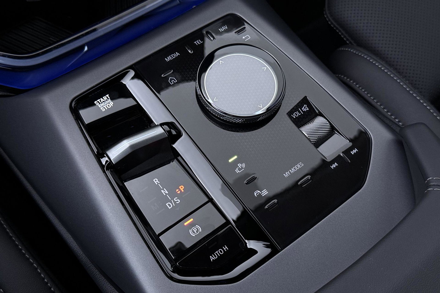 BMW X3 30e xDrive | Harman/Kardon | Stoelventilatie | 360° Camera | Trekhaak | Adaptief onderstel | BLIS | Head-Up | Keyless