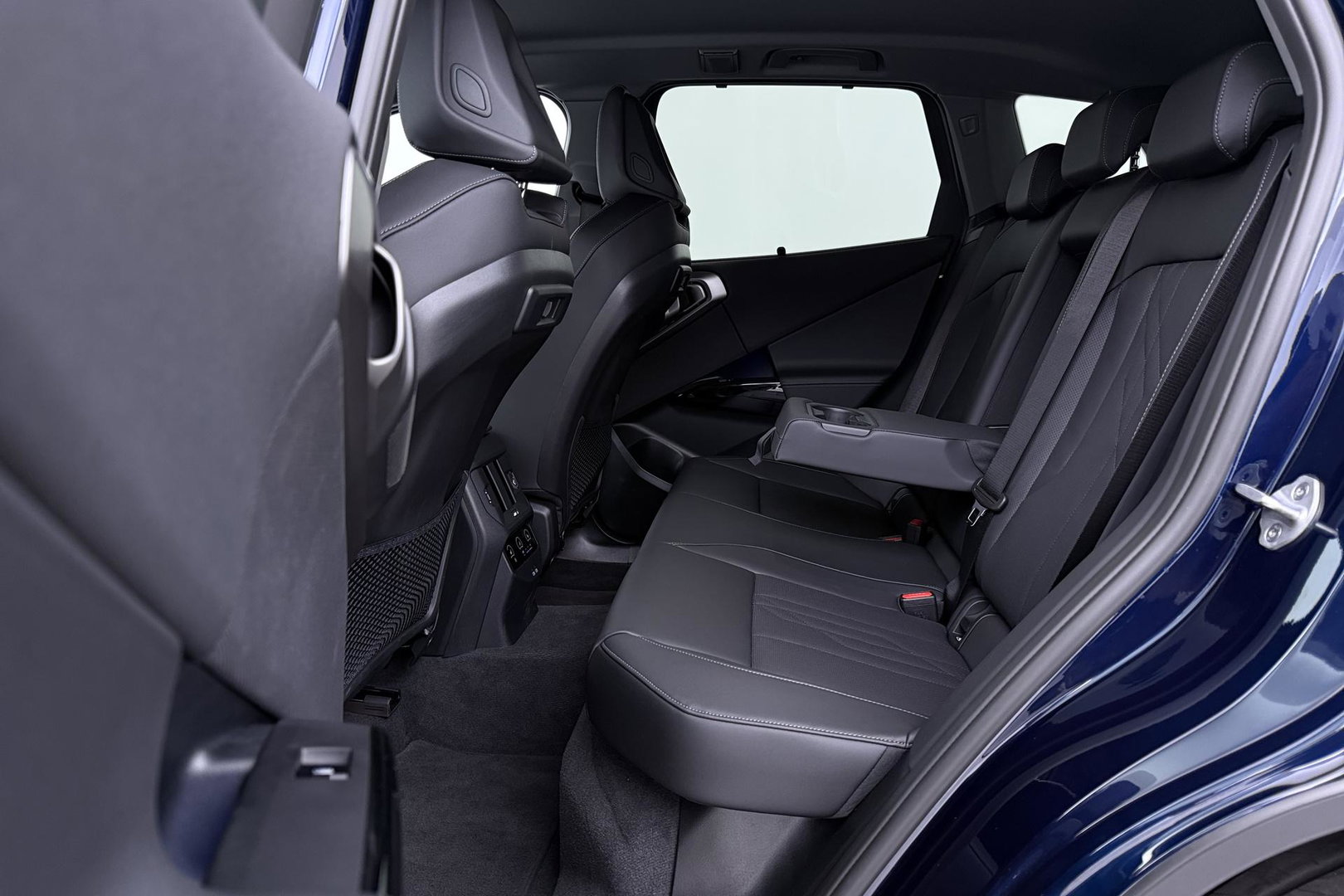 BMW X3 30e xDrive | Harman/Kardon | Stoelventilatie | 360° Camera | Trekhaak | Adaptief onderstel | BLIS | Head-Up | Keyless