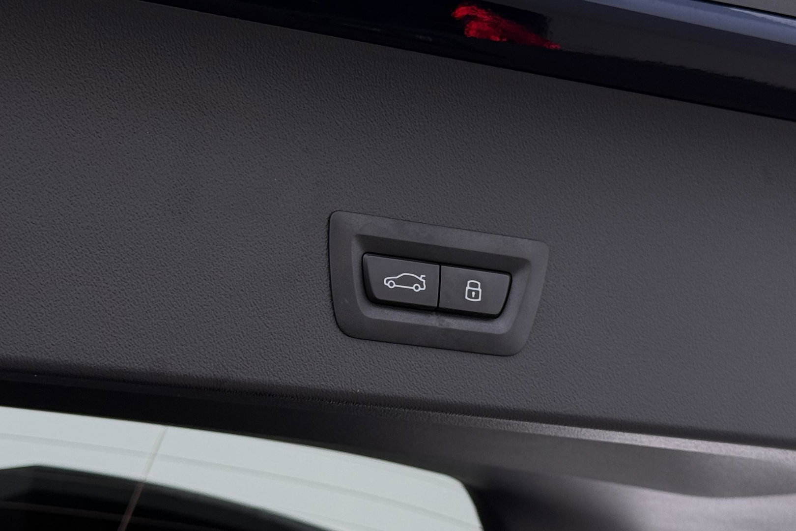 BMW X3 30e xDrive | Harman/Kardon | Stoelventilatie | 360° Camera | Trekhaak | Adaptief onderstel | BLIS | Head-Up | Keyless