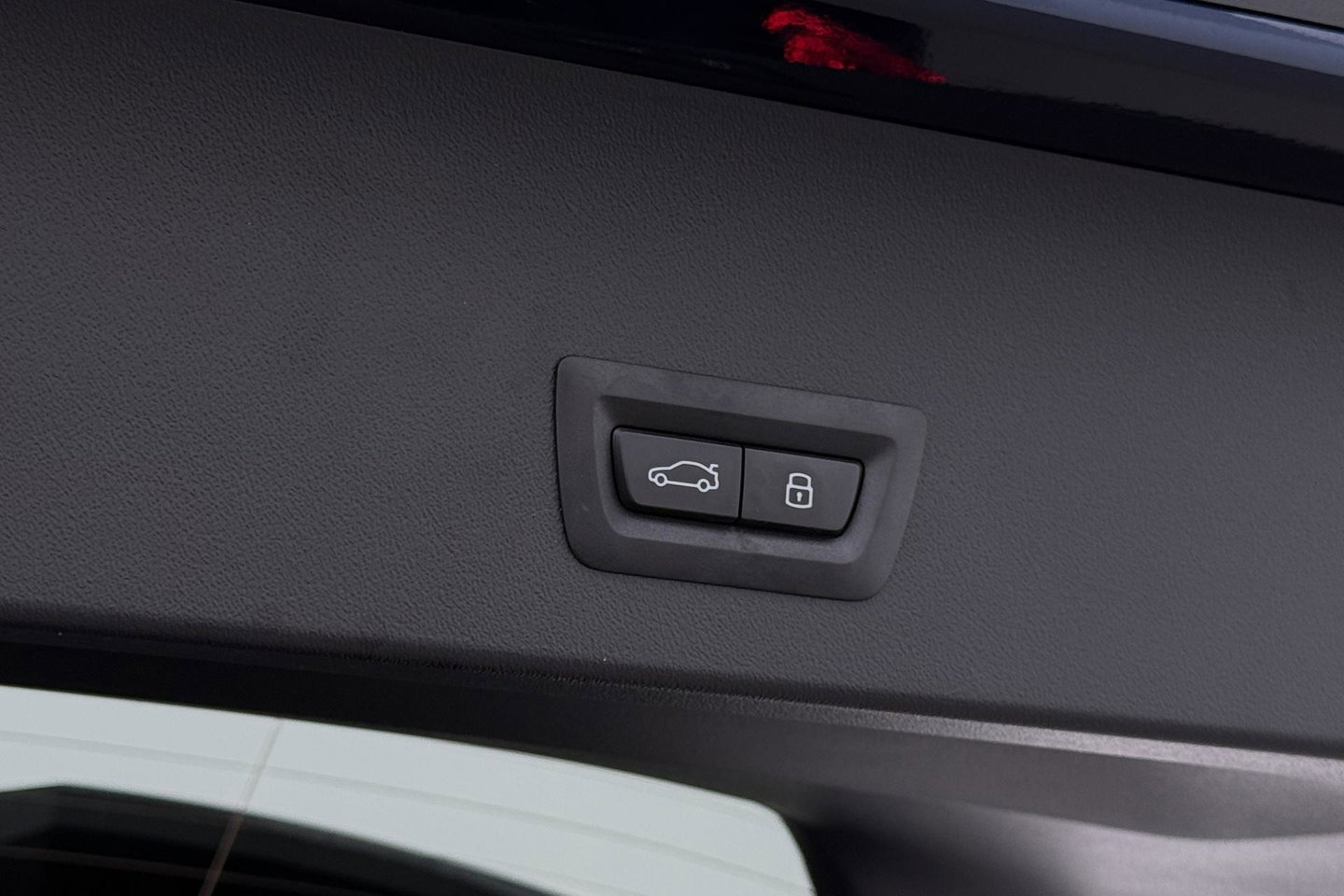 BMW X3 30e xDrive | Harman/Kardon | Stoelventilatie | 360° Camera | Trekhaak | Adaptief onderstel | BLIS | Head-Up | Keyless