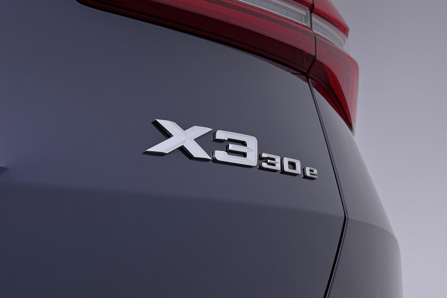 BMW X3 30e xDrive | Harman/Kardon | Stoelventilatie | 360° Camera | Trekhaak | Adaptief onderstel | BLIS | Head-Up | Keyless