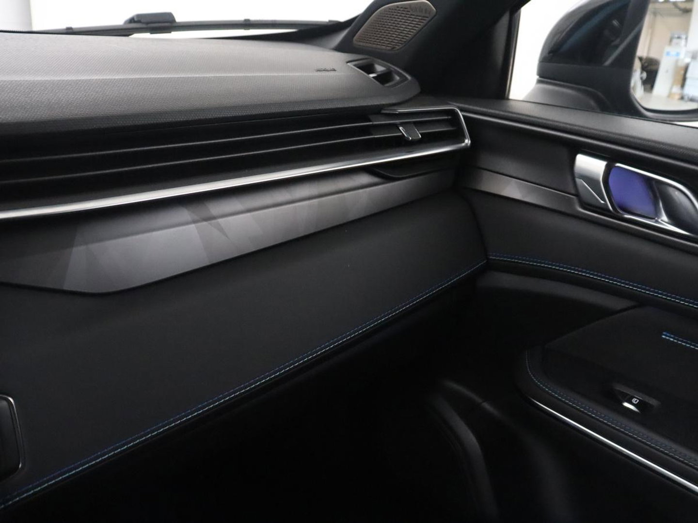 Lynk & Co 1 1.5