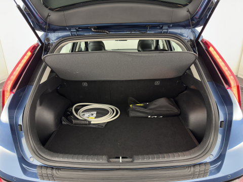 Kia Niro EV DynamicLine 64.8 kWh [3-Fase-11kW] {SoH-100%} (INCL-BTW) Aut. *LEATHER-FABRIC | ADAPTIVE-CRUISE | DIGI-COCKPIT | KEYLESS | CAMERA | DAB | COMFORTSEATS | SHIFTPADDLES | ECC | PDC | CARPLAY | 17''ALU*