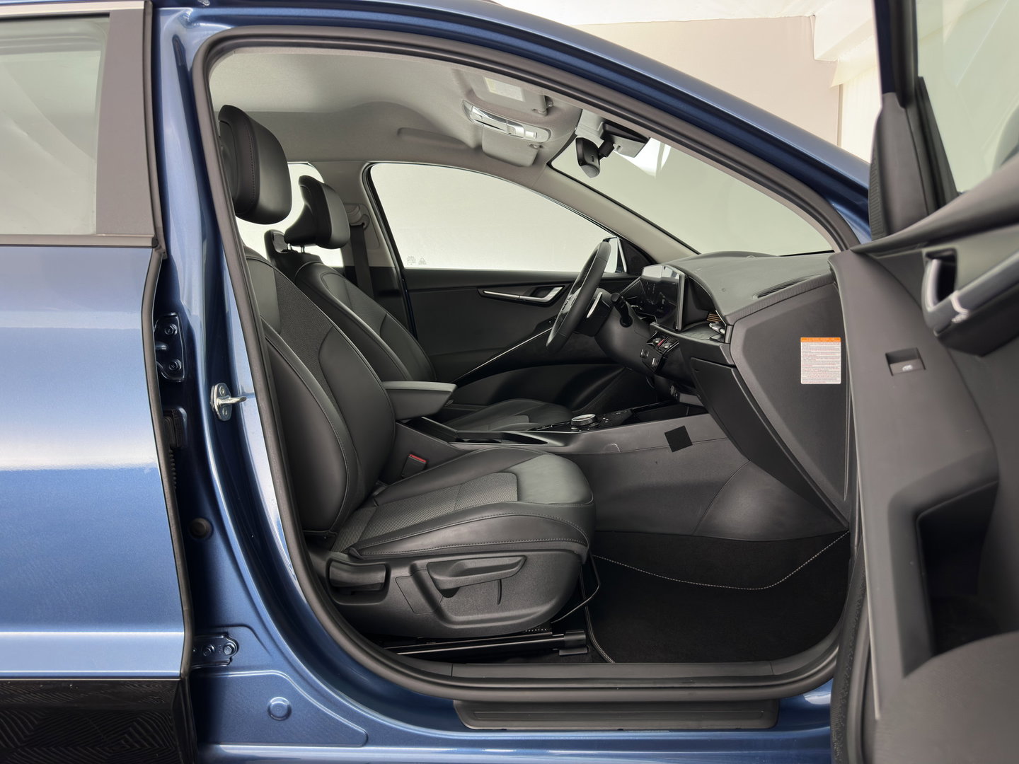 Kia Niro EV DynamicLine 64.8 kWh [3-Fase-11kW] {SoH-100%} (INCL-BTW) Aut. *LEATHER-FABRIC | ADAPTIVE-CRUISE | DIGI-COCKPIT | KEYLESS | CAMERA | DAB | COMFORTSEATS | SHIFTPADDLES | ECC | PDC | CARPLAY | 17''ALU*