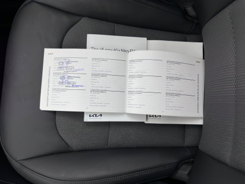 Kia Niro EV DynamicLine 64.8 kWh [3-Fase-11kW] {SoH-100%} (INCL-BTW) Aut. *LEATHER-FABRIC | ADAPTIVE-CRUISE | DIGI-COCKPIT | KEYLESS | CAMERA | DAB | COMFORTSEATS | SHIFTPADDLES | ECC | PDC | CARPLAY | 17''ALU*