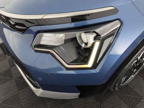 Kia Niro EV DynamicLine 64.8 kWh [3-Fase-11kW] {SoH-100%} (INCL-BTW) Aut. *LEATHER-FABRIC | ADAPTIVE-CRUISE | DIGI-COCKPIT | KEYLESS | CAMERA | DAB | COMFORTSEATS | SHIFTPADDLES | ECC | PDC | CARPLAY | 17''ALU*