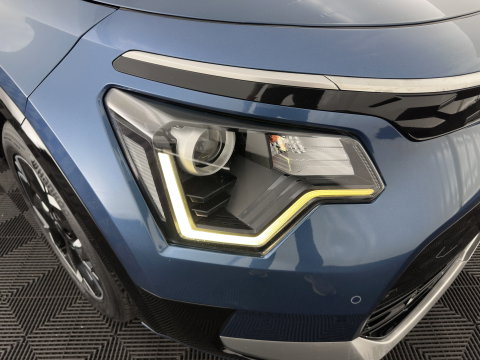 Kia Niro EV DynamicLine 64.8 kWh [3-Fase-11kW] {SoH-100%} (INCL-BTW) Aut. *LEATHER-FABRIC | ADAPTIVE-CRUISE | DIGI-COCKPIT | KEYLESS | CAMERA | DAB | COMFORTSEATS | SHIFTPADDLES | ECC | PDC | CARPLAY | 17''ALU*