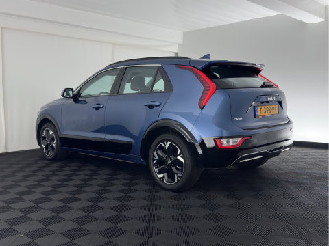 Kia Niro EV DynamicLine 64.8 kWh [3-Fase-11kW] {SoH-100%} (INCL-BTW) Aut. *LEATHER-FABRIC | ADAPTIVE-CRUISE | DIGI-COCKPIT | KEYLESS | CAMERA | DAB | COMFORTSEATS | SHIFTPADDLES | ECC | PDC | CARPLAY | 17''ALU*