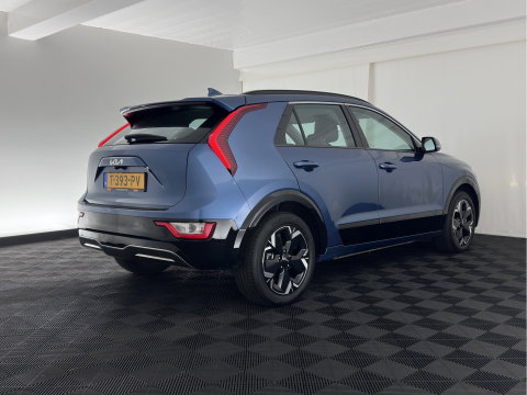 Kia Niro EV DynamicLine 64.8 kWh [3-Fase-11kW] {SoH-100%} (INCL-BTW) Aut. *LEATHER-FABRIC | ADAPTIVE-CRUISE | DIGI-COCKPIT | KEYLESS | CAMERA | DAB | COMFORTSEATS | SHIFTPADDLES | ECC | PDC | CARPLAY | 17''ALU*