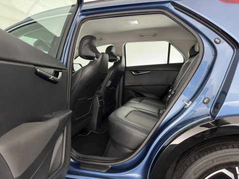 Kia Niro EV DynamicLine 64.8 kWh [3-Fase-11kW] {SoH-100%} (INCL-BTW) Aut. *LEATHER-FABRIC | ADAPTIVE-CRUISE | DIGI-COCKPIT | KEYLESS | CAMERA | DAB | COMFORTSEATS | SHIFTPADDLES | ECC | PDC | CARPLAY | 17''ALU*