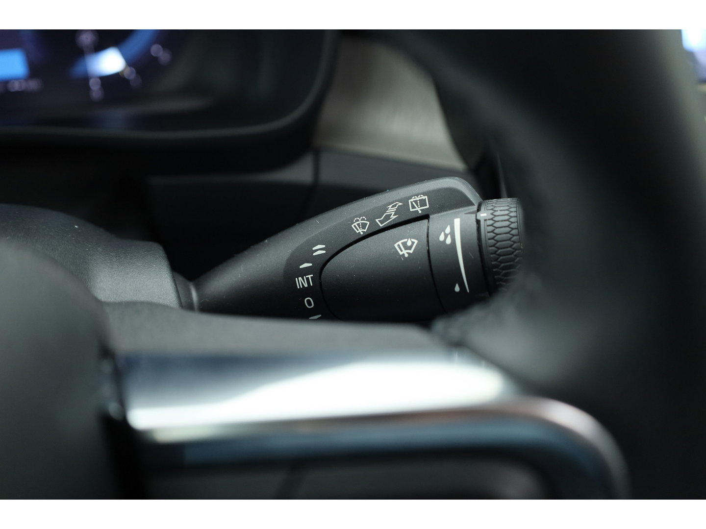 Volvo XC40 2.0 B4 Ultimate Dark | Pano-dak | Trekhaak | 360 camera | ACC | Standkachel | Pixel LED |