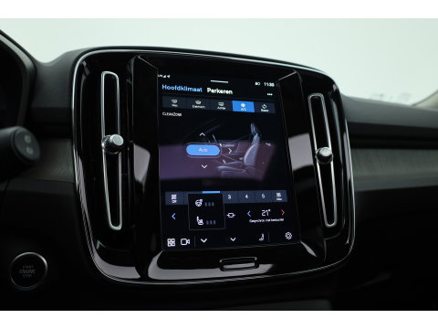 Volvo XC40 2.0 B4 Ultimate Dark | Pano-dak | Trekhaak | 360 camera | ACC | Standkachel | Pixel LED |