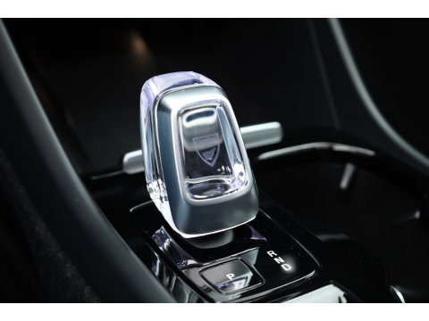 Volvo XC40 2.0 B4 Ultimate Dark | Pano-dak | Trekhaak | 360 camera | ACC | Standkachel | Pixel LED |
