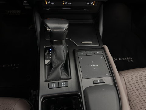 Lexus ES 300h Business Line (INCL-BTW) Aut. *PANO | LEATHER | FULL-LED | ADAPTIVE-CRUISE | BLINDSPOT | KEYLESS | CAMERA | HEATED-COMFORTSEATS | NAVI-FULLMAP | PRIVACY-GLASS | SHIFTPADDLES | ECC | PDC | 18''ALU*