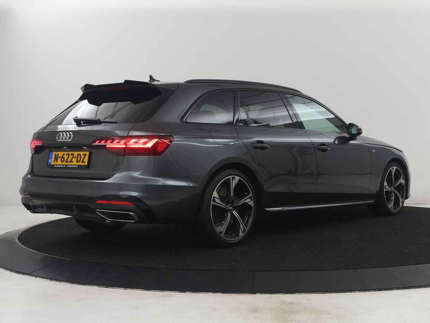 Audi A4 Avant 35 TFSI S edition Competition