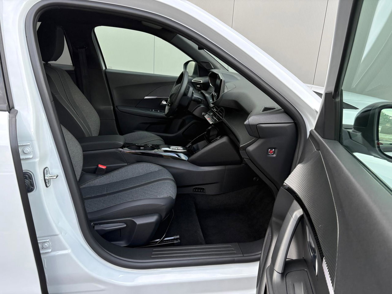 Peugeot e-2008