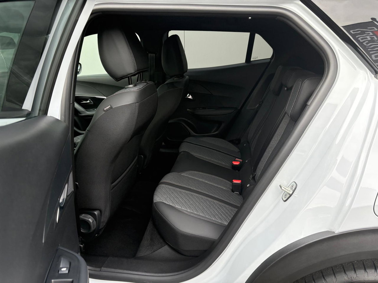 Peugeot e-2008