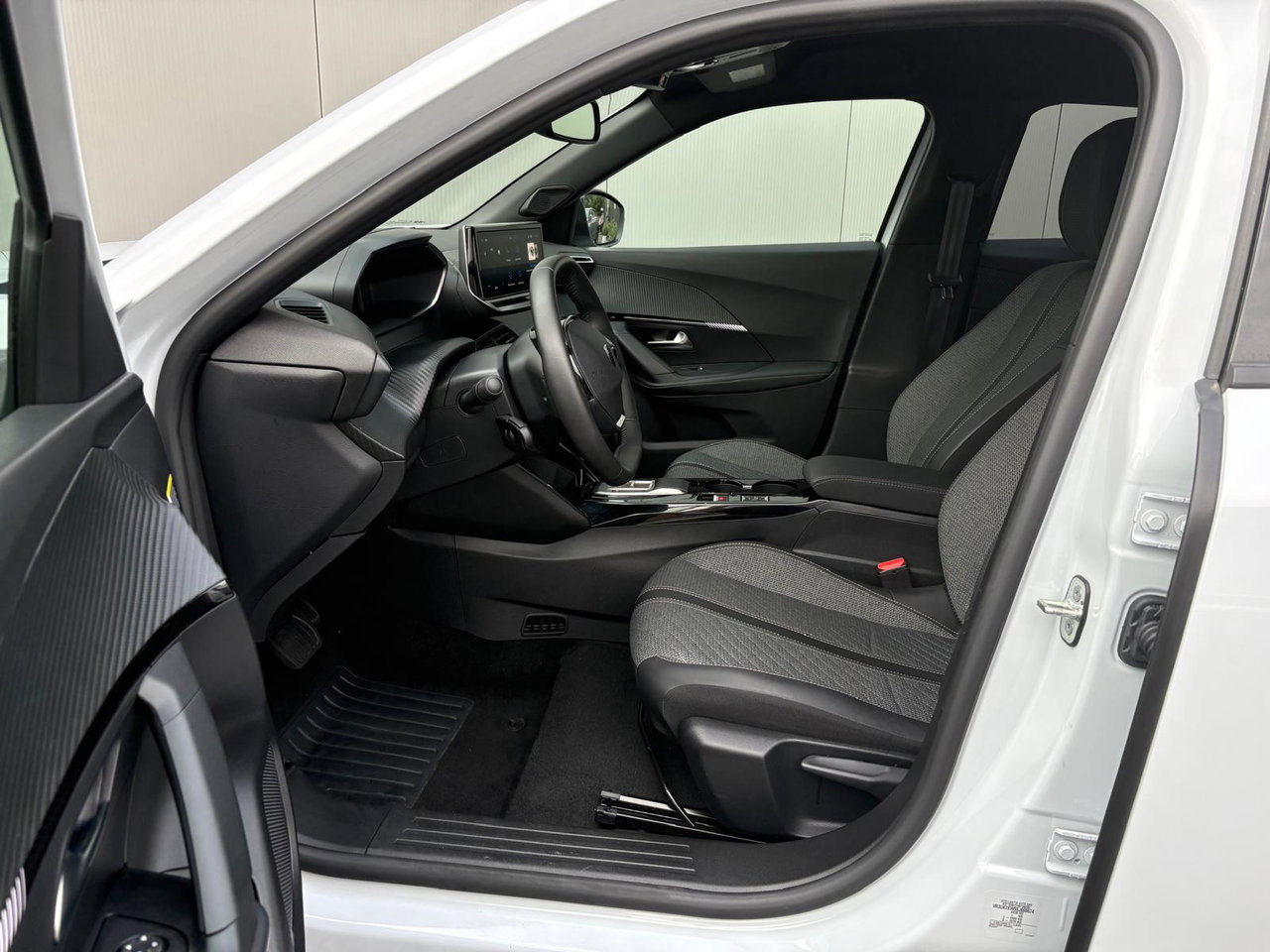 Peugeot e-2008