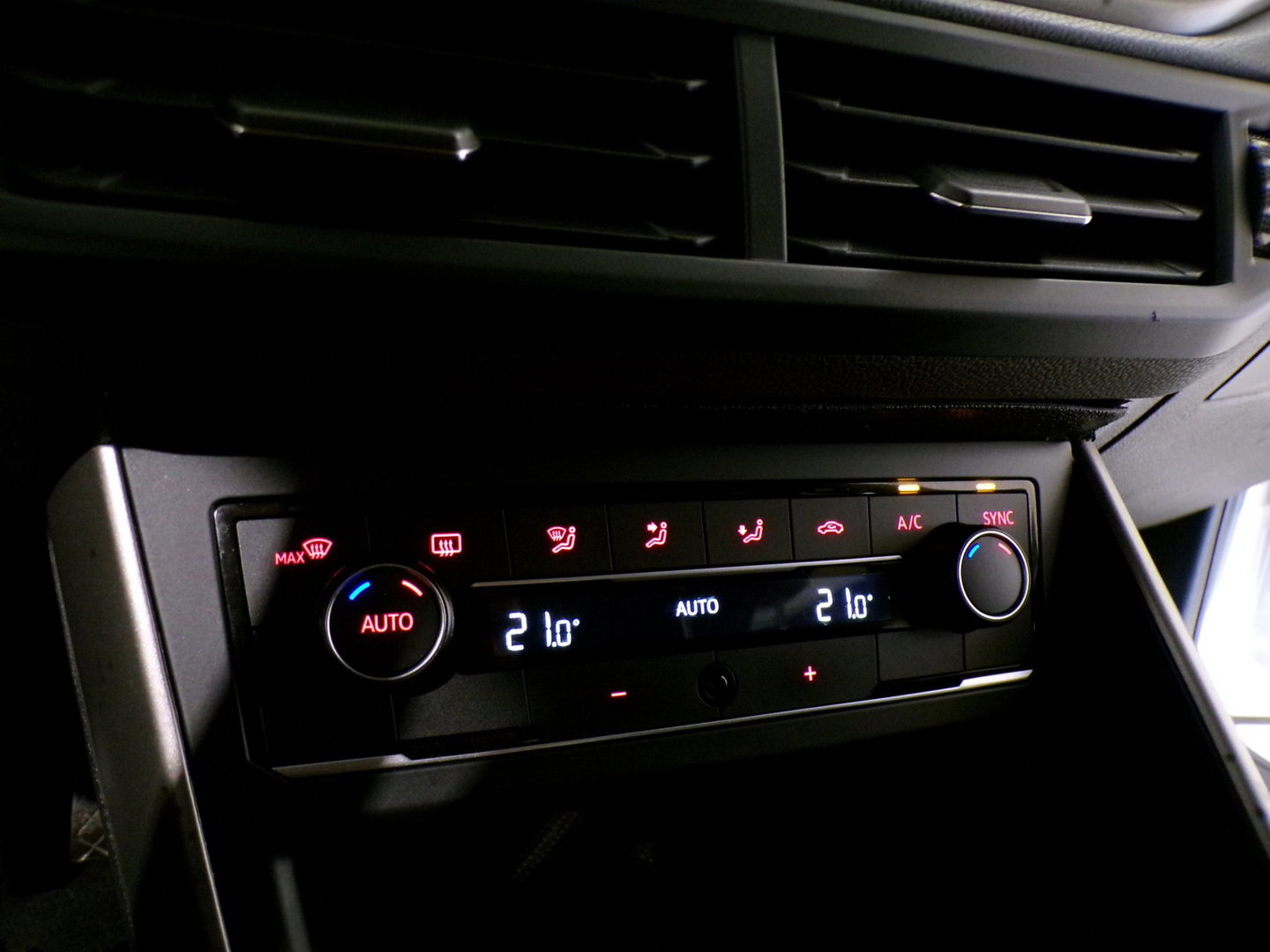 Volkswagen Polo 1.0 TSI Comfortline "Origineel NL!" Apple-Carplay Trekhaak Parkeersensor Adaptive-Cruise Climatronic "1e eigenaar"
