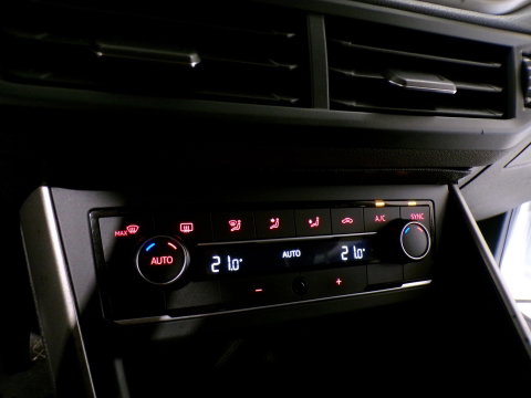 Volkswagen Polo 1.0 TSI Comfortline "Origineel NL!" Apple-Carplay Trekhaak Parkeersensor Adaptive-Cruise Climatronic "1e eigenaar"