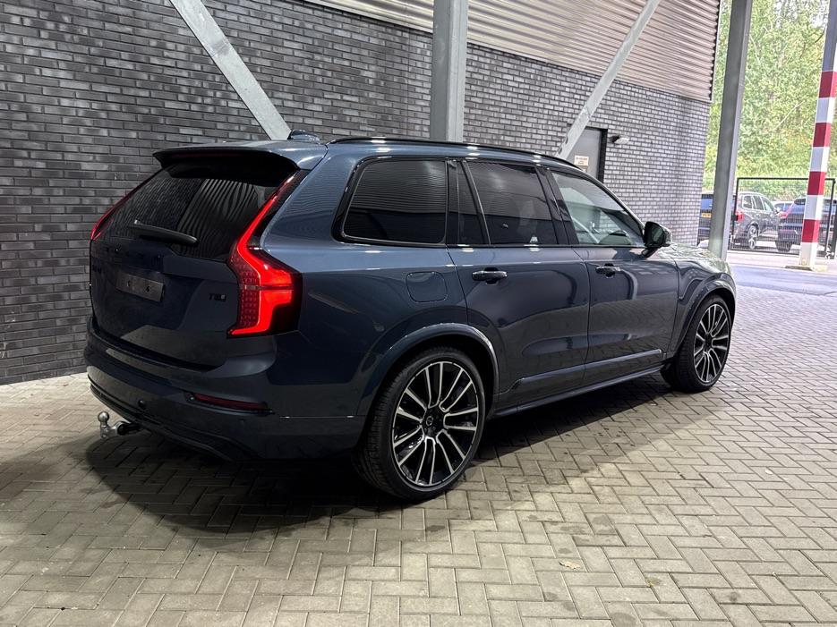 Volvo XC90 T8 Ultra Black Edition | Luchtvering | B&W | Stoelventilatie | 22 inch | Pilot Assist
