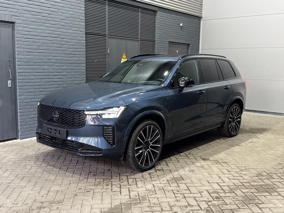 Volvo XC90 T8 Ultra Black Edition | Luchtvering | B&W | Stoelventilatie | 22 inch | Pilot Assist
