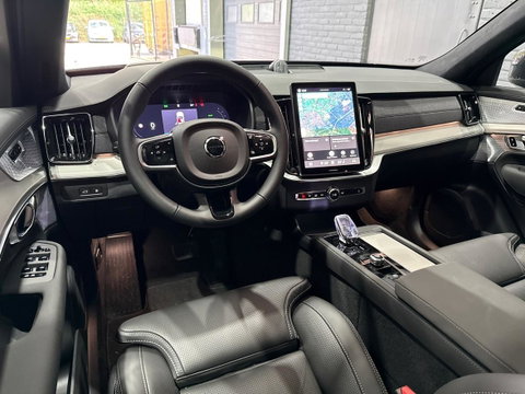 Volvo XC90 T8 Ultra Black Edition | Luchtvering | B&W | Stoelventilatie | 22 inch | Pilot Assist