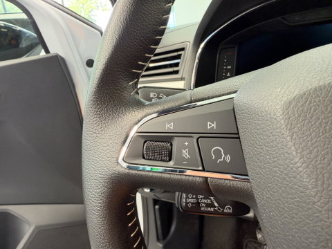 SEAT Arona 1.0 TSI Xcellence Business Intense Navigatie Full-led Adaptive-Cruise