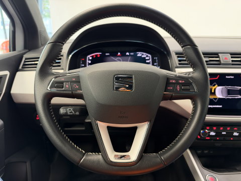 SEAT Arona 1.0 TSI Xcellence Business Intense Navigatie Full-led Adaptive-Cruise