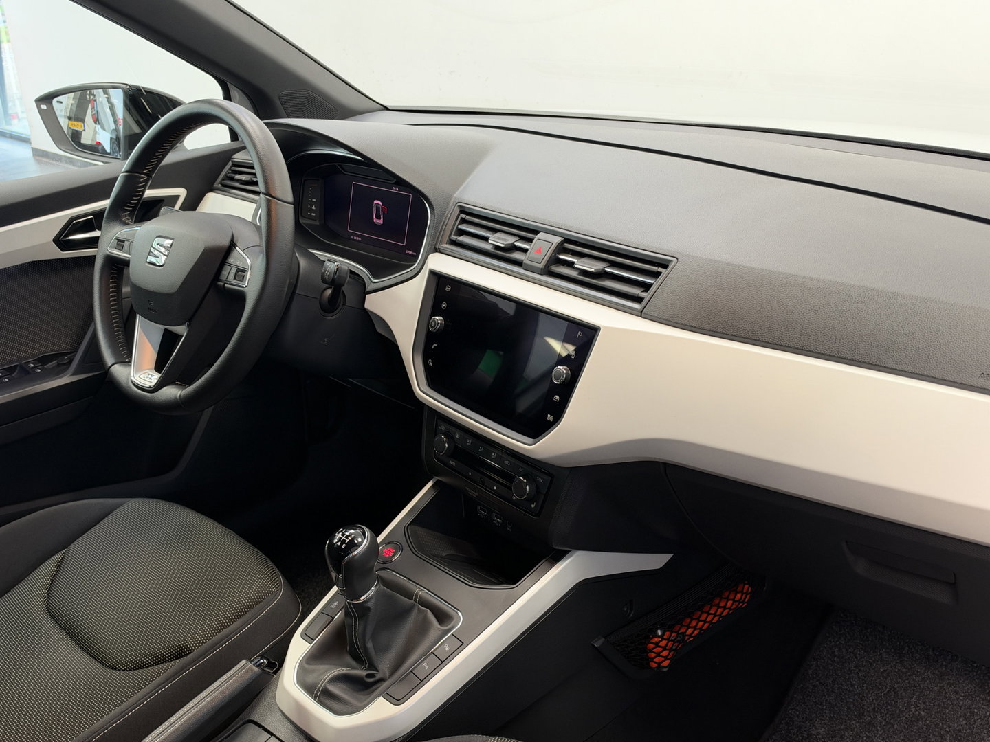 SEAT Arona 1.0 TSI Xcellence Business Intense Navigatie Full-led Adaptive-Cruise